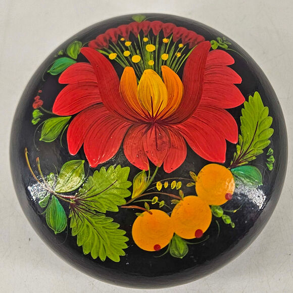 Vintage floral Hand Painted Lacquer Folk Art Trinket Box USSR - Picture 1 of 3